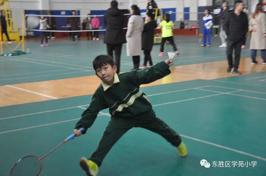 喜报祝贺学苑小学羽毛球训练队获得好成绩