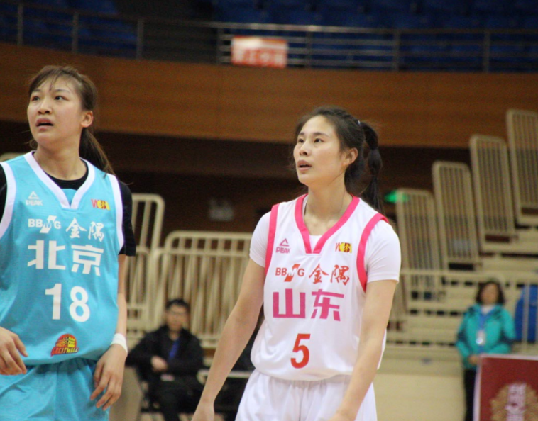 李缘带伤上场砍16 5 山东女篮主场胜北京完成对卫冕冠军赛季双杀