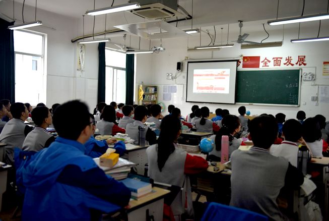 头条 今天是第五个国家宪法日!乐清各中小学这样学宪法,讲宪法