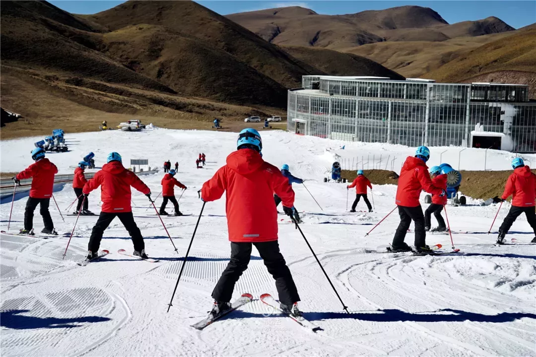 云南人家门口就有滑雪场,快来