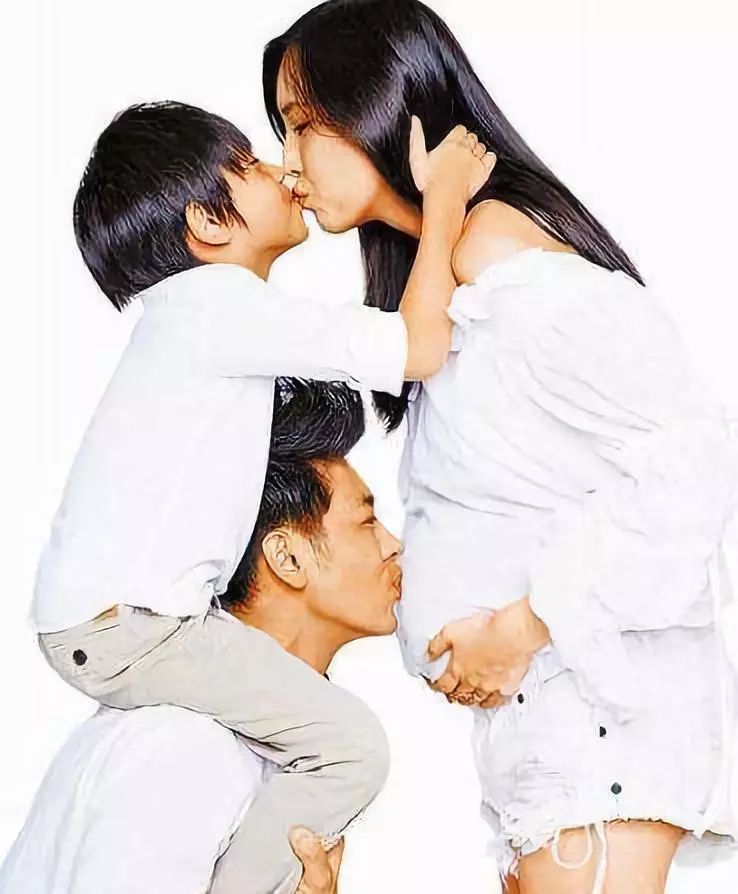 44歲不老男神為雙胞胎兒子慶三歲生日 老婆被稱是「小林志玲」 娛樂 第3張