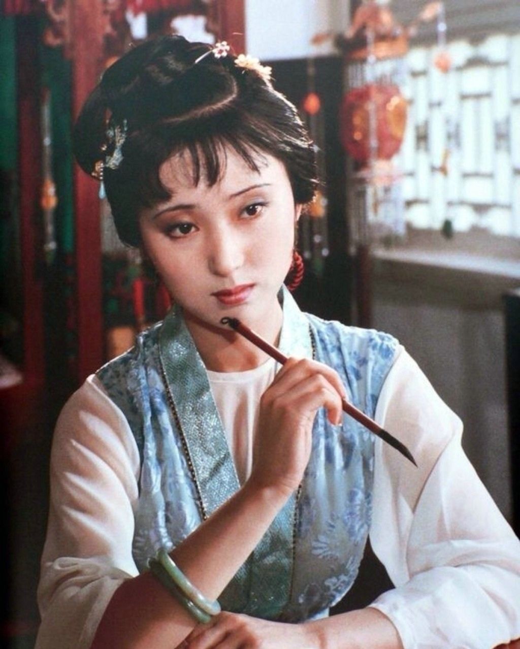 她像极了林黛玉，却成为雍正的妃子，后与曹雪芹纠缠被乾隆怒骂！