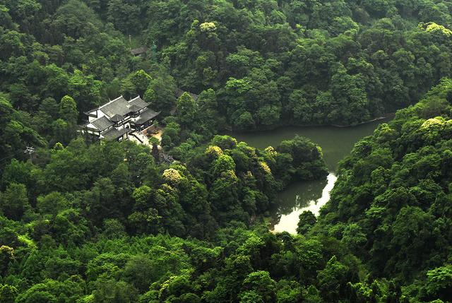 四川十大避暑旅游目的地10德阳市中国玫瑰谷景区9遂宁市圣莲岛景区8