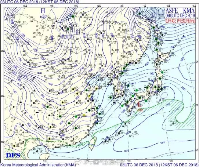 地面天气图显示,本轮寒潮的冷高压中心气压已达1072百帕,如同一桶冷