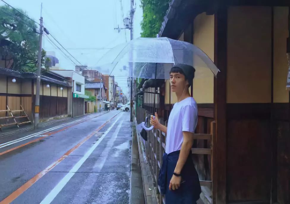 旅博刘昊然的舔屏大片,种草小众雪景旅行地,人均不到2000 | 城市指南