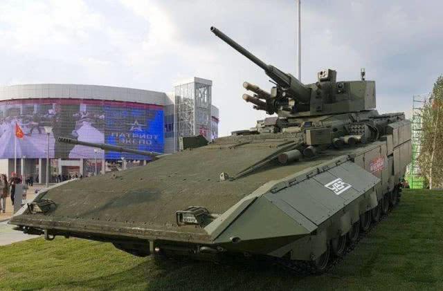 目前,拥有最高级别防护能力的要数俄罗斯的t-15重型步兵战车,它是在