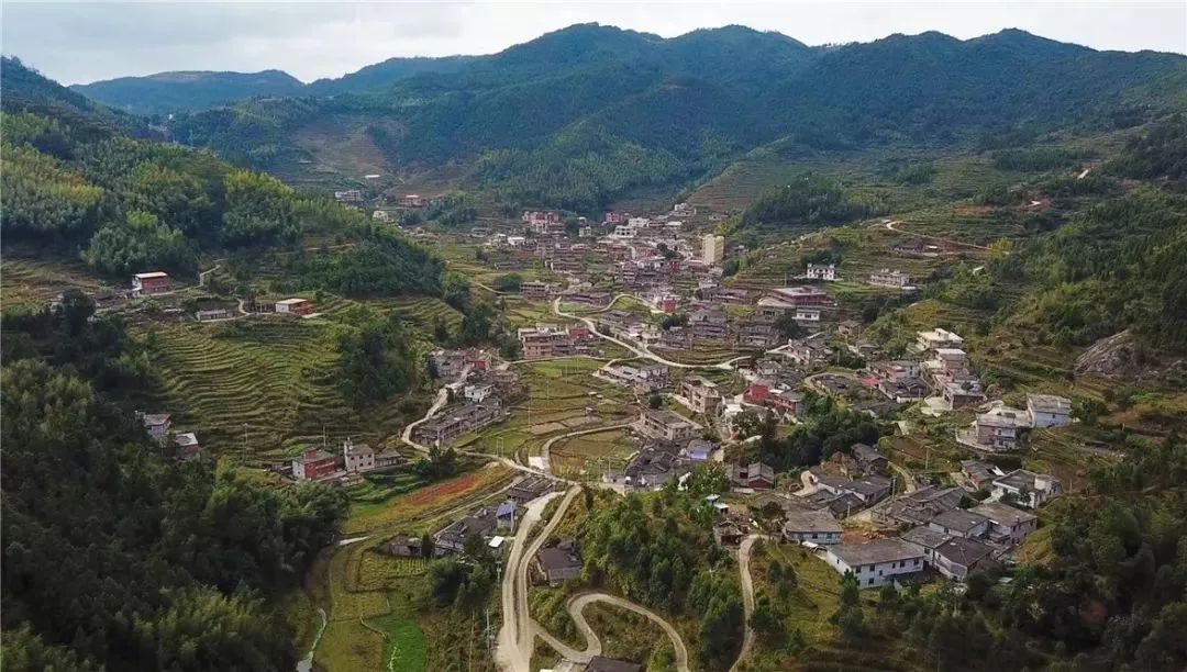 诗山有个偏远小山村拍了部超赞的宣传片