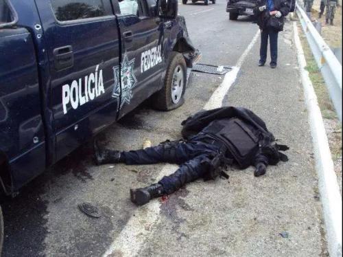 墨西哥女杀手十秒杀五人背后的毒枭有墨西哥通道通往美国