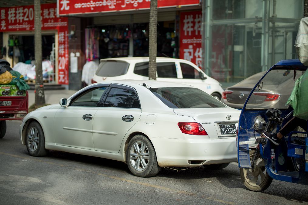 中緬交界的雲南瑞麗，緬甸人開著汽車來中國，幾乎全是同一個品牌 旅行 第7張