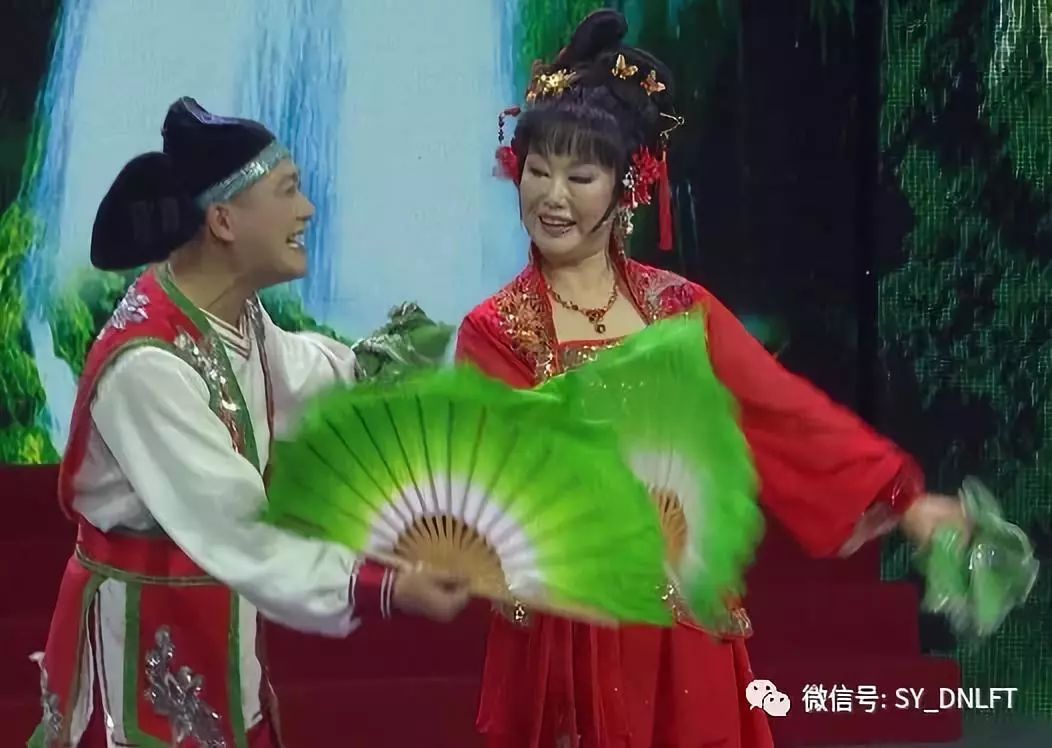 表演:闫丰,赵晓波4,二人转《猪八戒背媳妇》表演:魏晓红,刘畅,琳琳