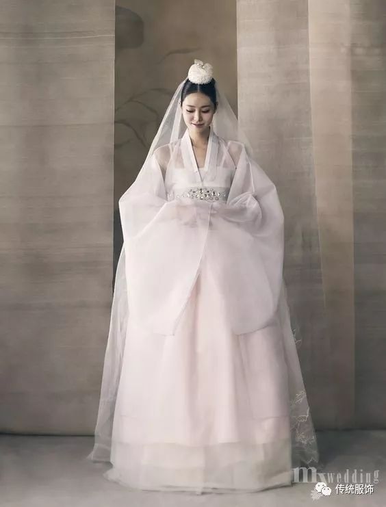 皇后的品格：這身韓服魔改的婚紗，腦殼疼～腦殼疼～～ | 古風新潮 時尚 第47張