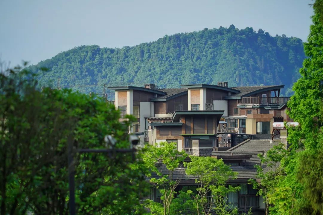 1眉山市峨眉半山七里坪国际旅游度假区