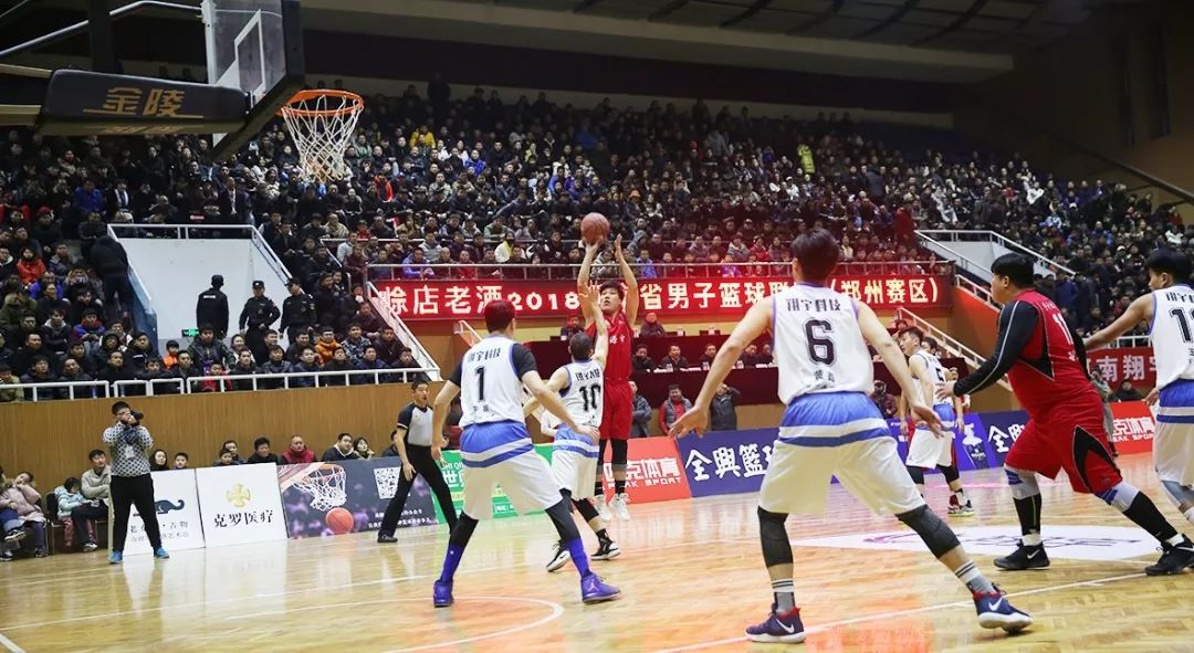 济源队主力中锋孙家田首节末,在拼篮板中扭伤脚踝,受伤退赛.