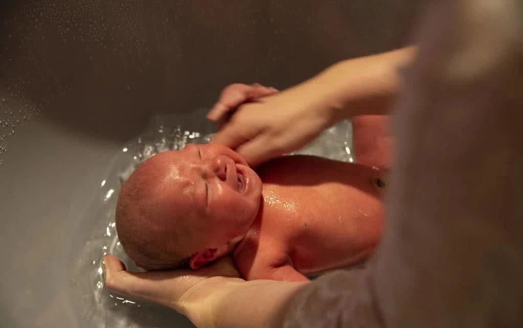 婴儿洗澡后发烧怎么办