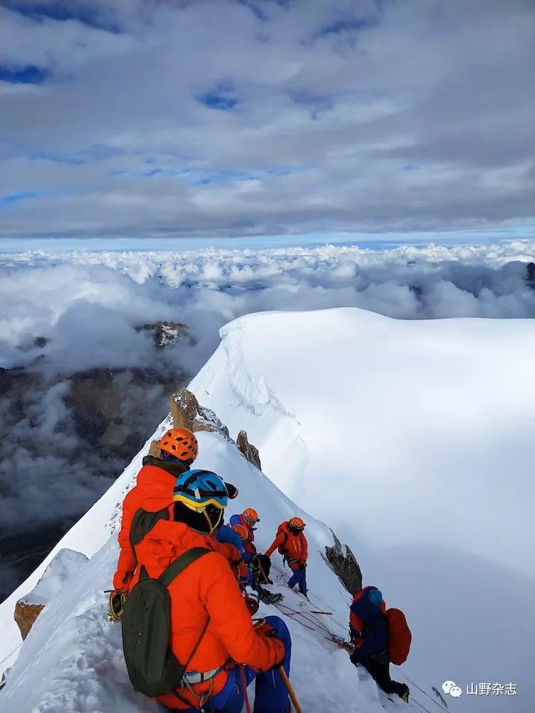 小白也能打卡的网红运动大起底_登山