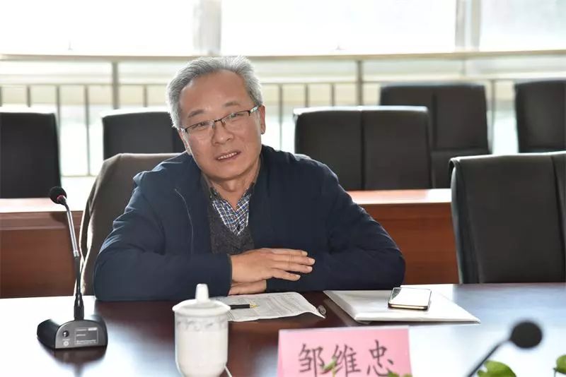 邹维忠副书记讲话文山中学副校长孙振富介绍学校昌邑一中副校长刘修涛