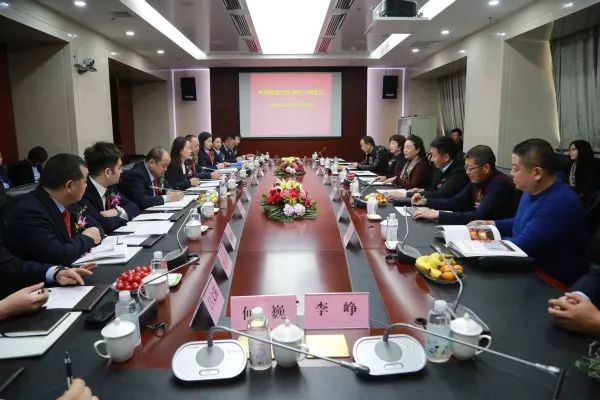 中泰发展中泰化学建厂60周年召开离职自主创业员工座谈会