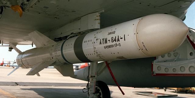 单价974万美元美国三军通用的导弹agm84鱼叉反舰武器
