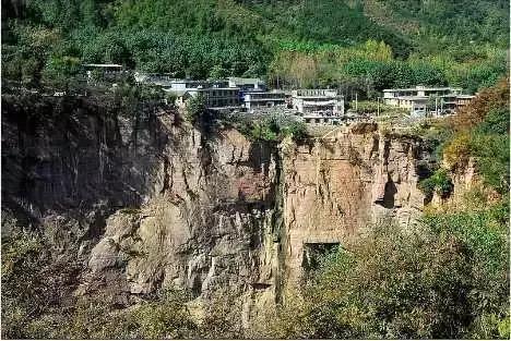 郭亮村,位于中国河南省辉县的太行山上,绝对有气势,是世界上最危险的