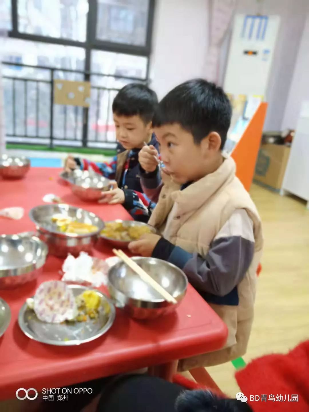 "食"在幸福——北大青鸟幼儿园自助餐活动