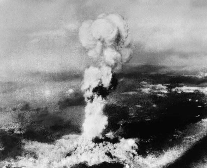 1945年日本广岛,长崎被投掷原子弹后的景象
