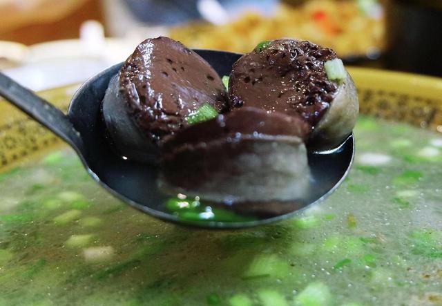 跟着《风味人间》来厦门二十年老店吃闽南风味传统菜