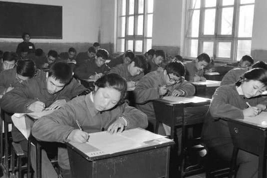 1978年的高考数学题，考62分啥水平？网友：真正的大学生