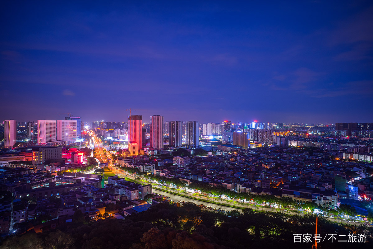 中国最憋屈城市gdp排名_未来十年,年轻人该选哪座城市工作(3)