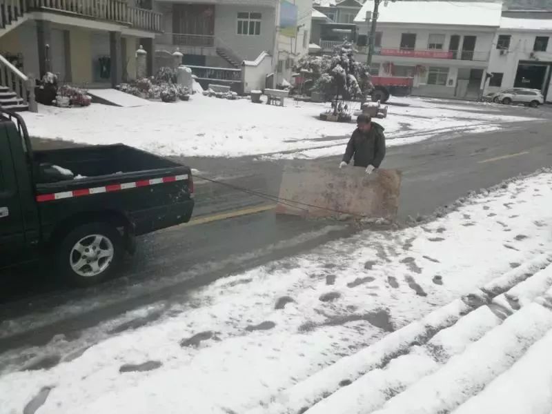 在1月份的大雪中,太湖源自制铲雪"神器"也显足了神威.