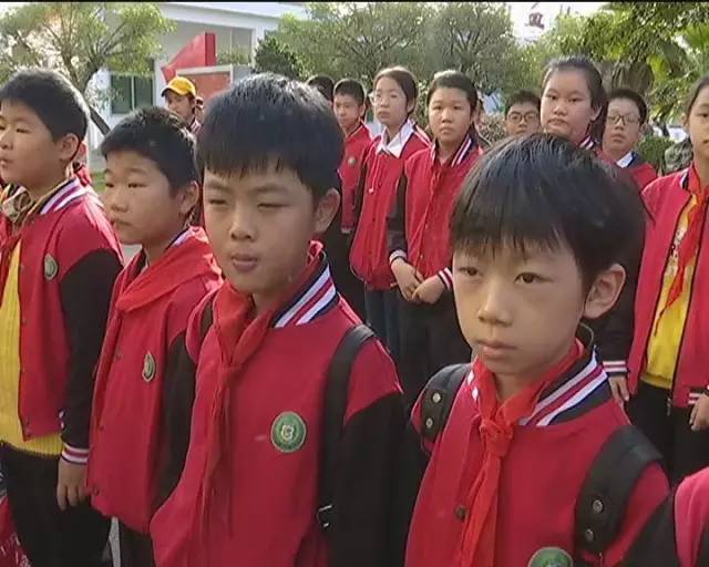 12月9日七彩阳光为您播出福清瑞亭小学军事活动