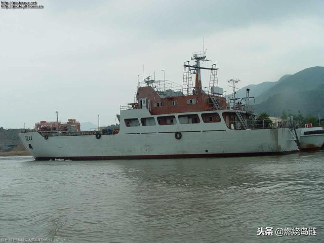 "山河壮丽"中国两栖舰艇家族:074型"玉海"级小型登陆舰