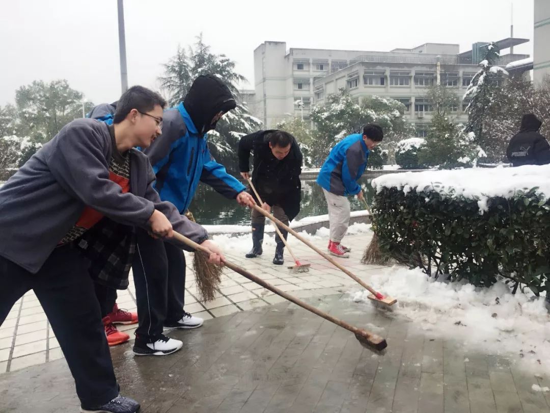 萧山十中 十中徐文太校长带领学生