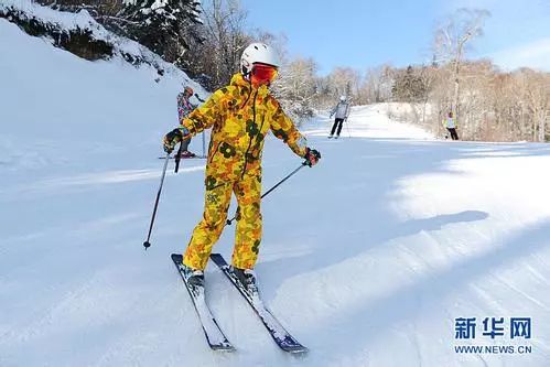 双语驿站丨下雪的季谈球吧体育节为你奉上最全滑雪词汇(图3)