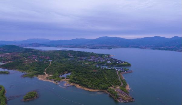 来雪野湖跑一场与众不同的马拉松,体验在雪野里飞翔的