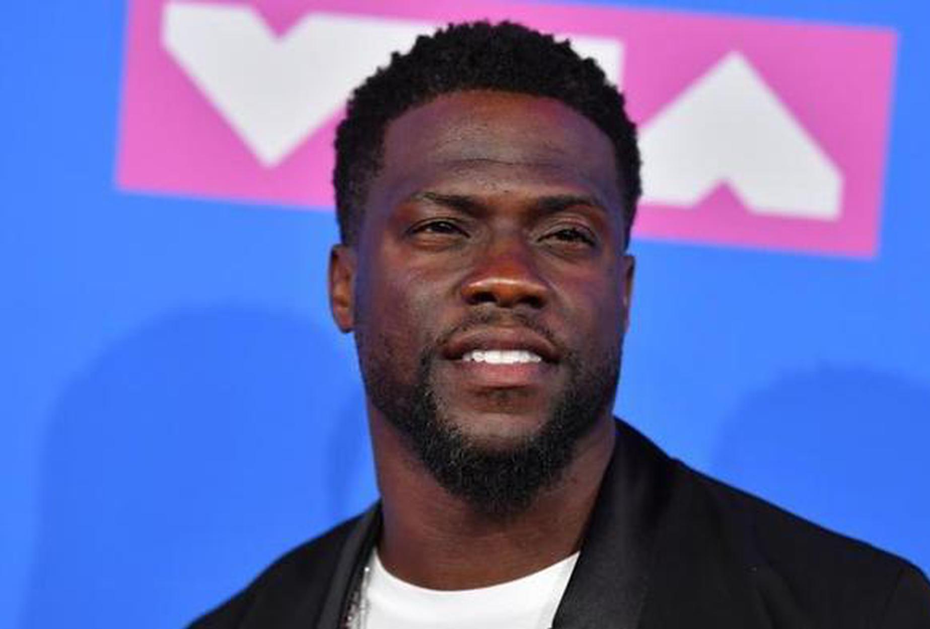 明年的奥斯卡奖颁奖典礼将由当红黑人笑星凯文哈特(kevin hart)主持