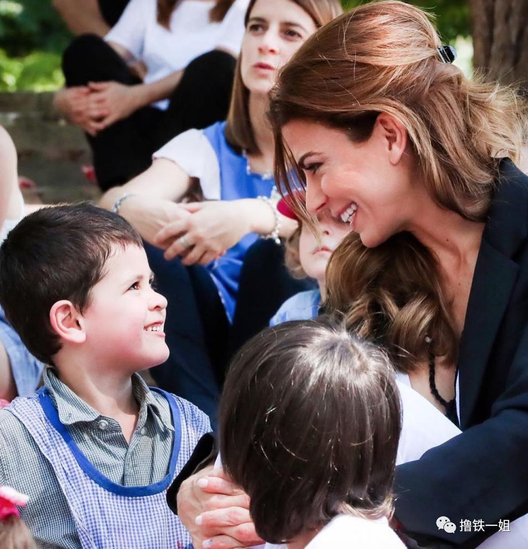 35歲帶娃離異的單親媽媽，在健身房遇真愛，對方還是阿根廷總統！ 新聞 第17張