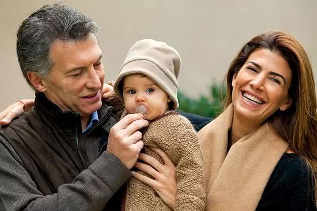 35歲帶娃離異的單親媽媽，在健身房遇真愛，對方還是阿根廷總統！ 新聞 第14張