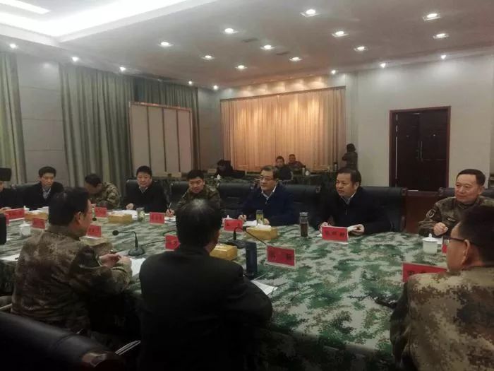 12月6日,省军区副司令员,省国动委委员杨万军来我市就国防动员工作