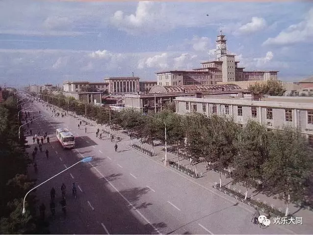 80年代的大同市区俯瞰. 红旗广场,始建于1969年.