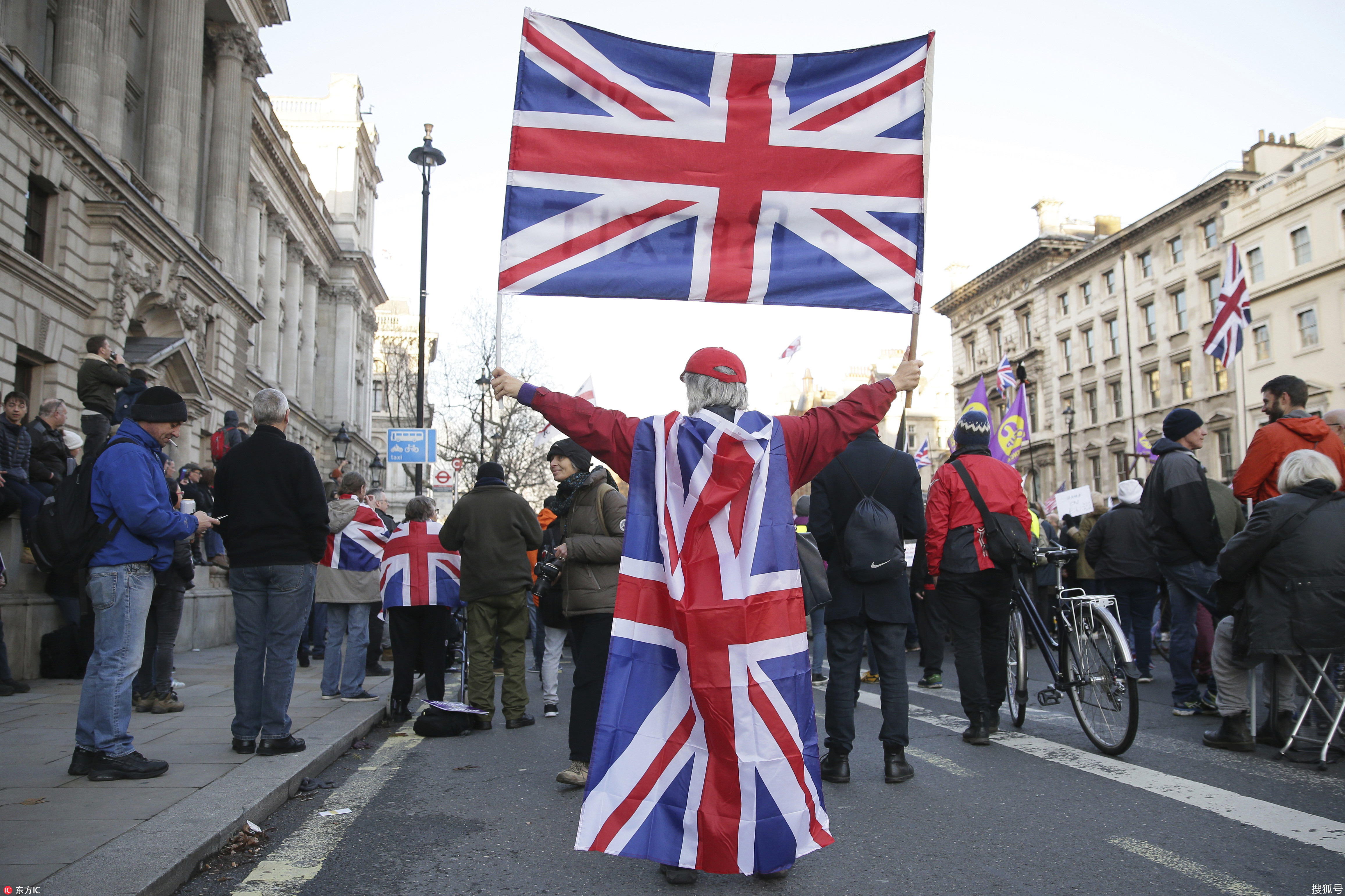 表决脱欧协议在即 英国各团体发起大规模游行抗议