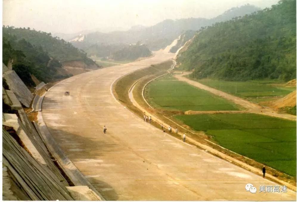 辉煌广西60载搭乘时光机跟着老照片回味广西高速公路的专属记忆