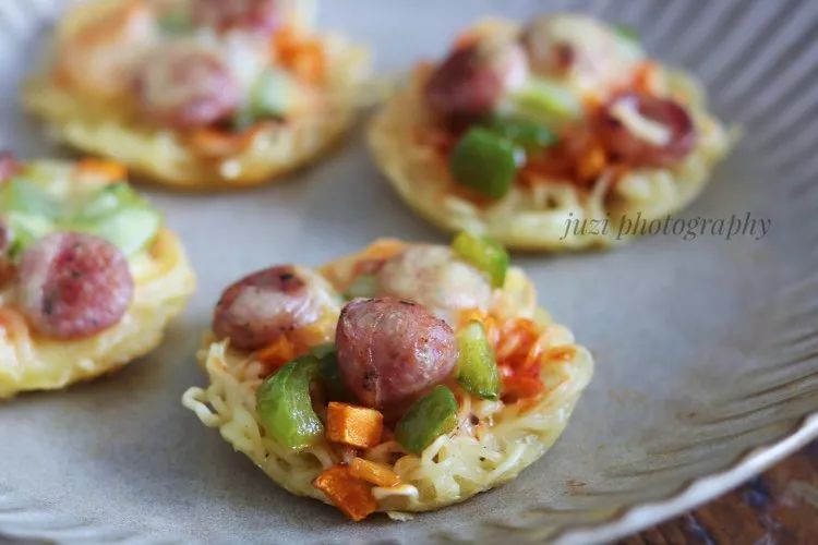  "Irresistible Mini Pizza Dough Recipe: Perfect for Parties and Family Nights!"