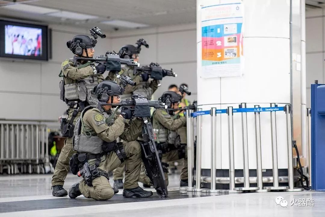 香港警察图集携手灭罪守护香港