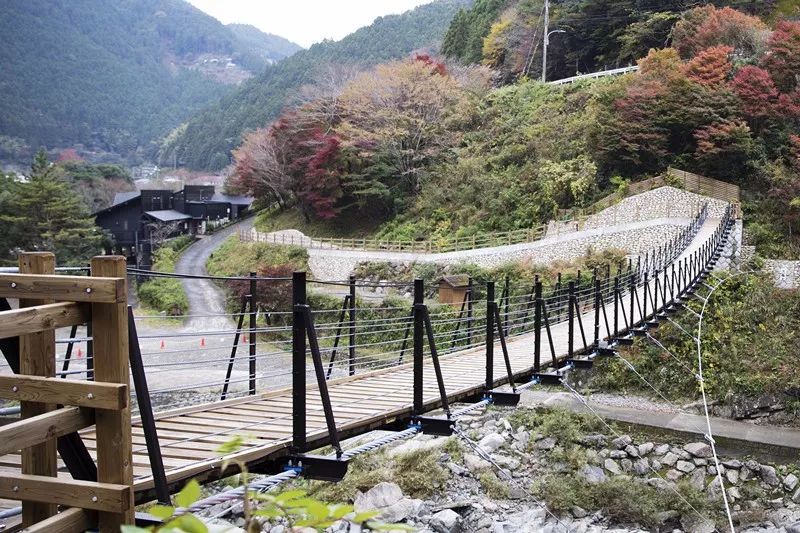 这是11月19日所摄日本德岛县上胜町一角.