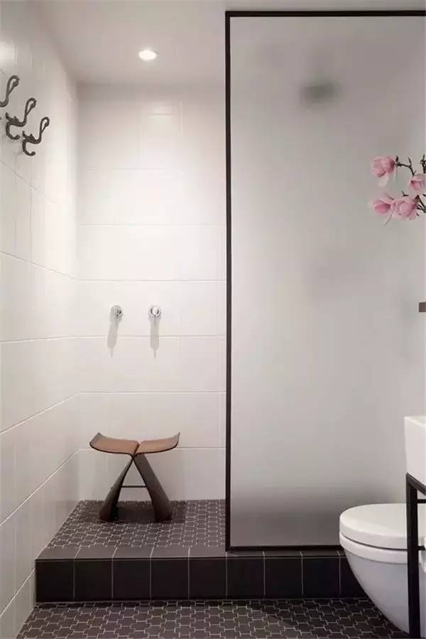 [北京天盛装饰]小卫生间如何干湿分离？这四种设计方法最简单有效！