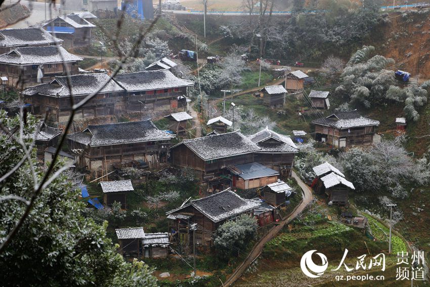 图为从江县加勉乡党翁村苗寨雪景.