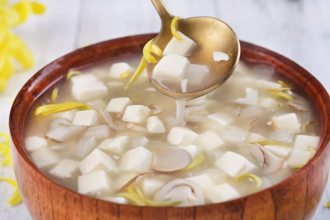 既暖身又暖胃的山药豆腐汤,冬日里的美食馈赠