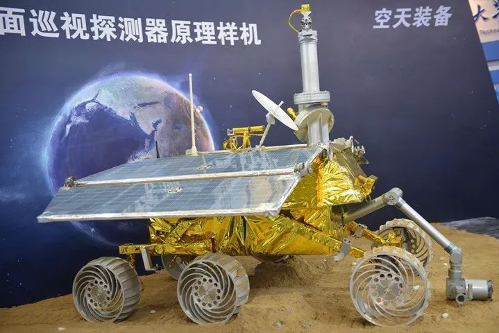 除了嫦娥四号月球车,同样的行走机构还运用在月球车玉兔号,火星探测