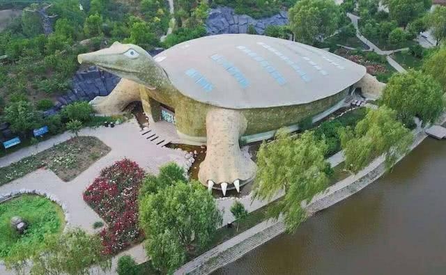 中国最奇葩的建筑,依靠一只乌龟出名,游客:造型太辣眼睛
