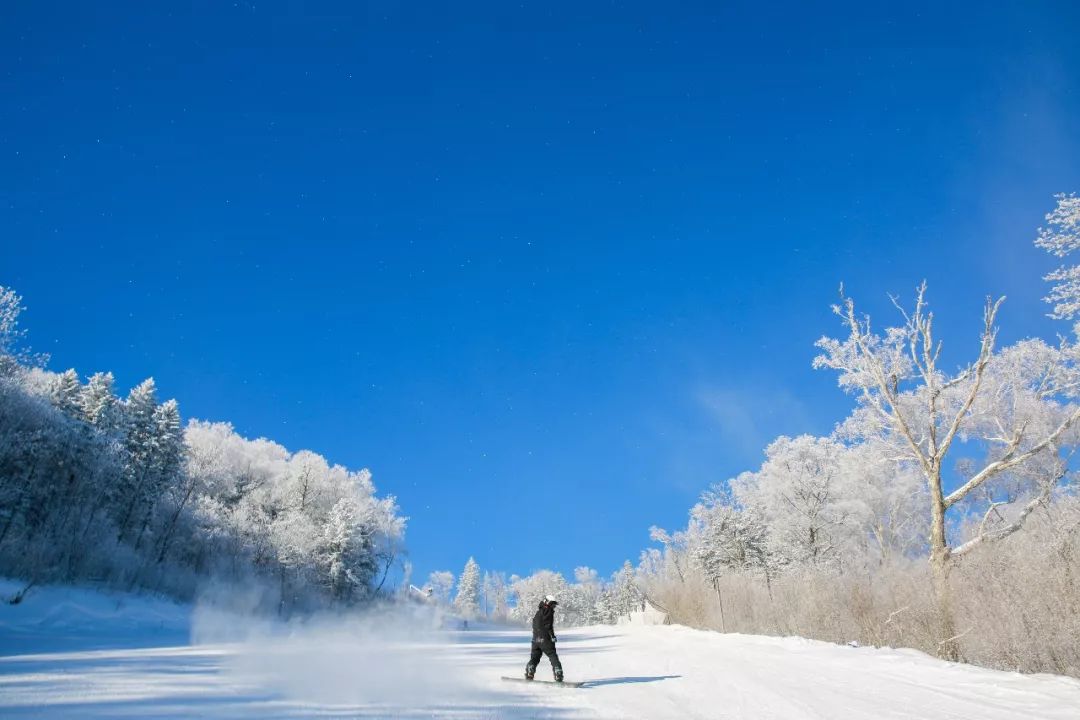 滑雪胜地,粉雪邀您—吉林市雾凇冰雪节即将启幕_雪场